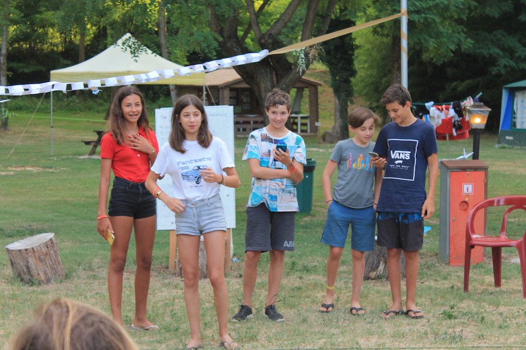 Village Camps International Summer Camp Ard&egrave;che, France 2019-07-26 https://www.villagecamps.com/journals_admin/images/2166-7246-TalentShow11 copy.jpg